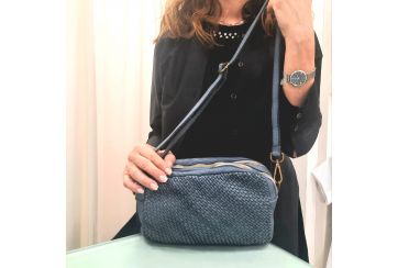 Women's shoulder bag with two compartments in washed leather. Handcrafted intreccio workmanship. Made in Italy - BLUE